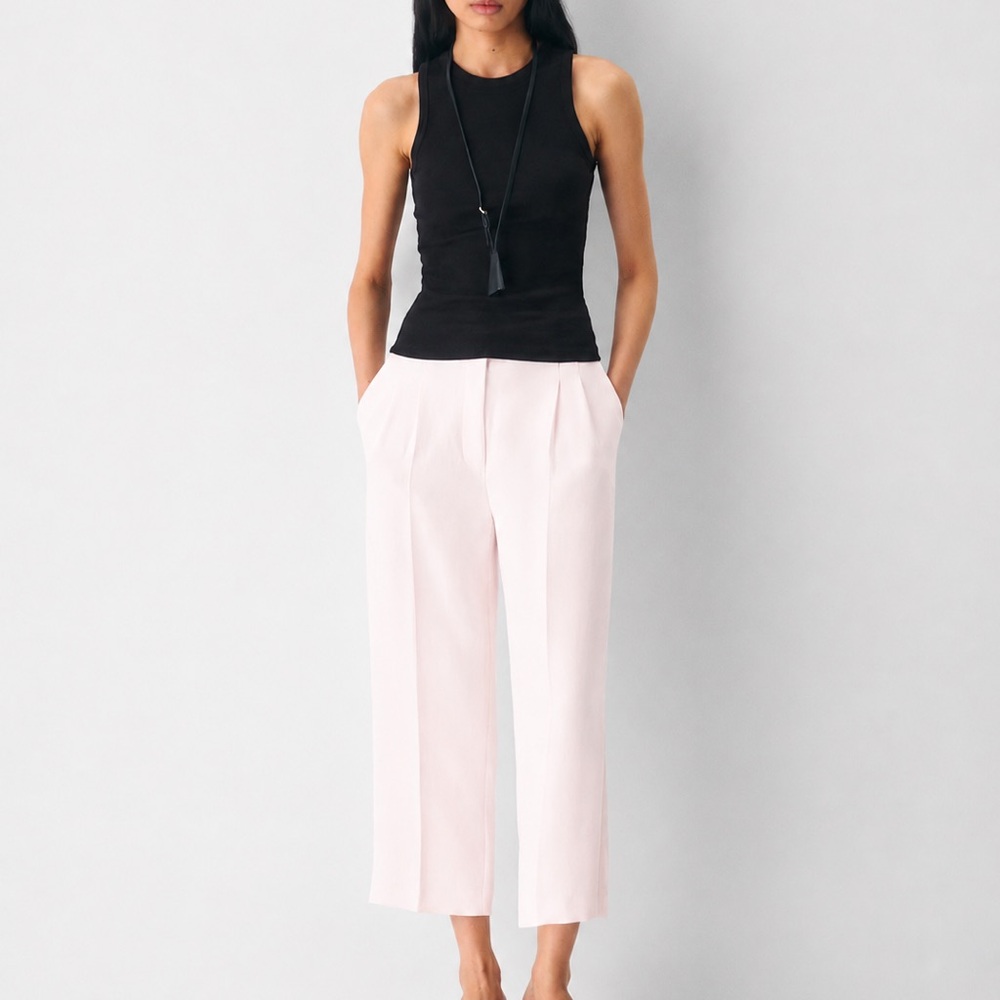 Wilfred Aritzia Effortless Cropped Pants in Light Pink